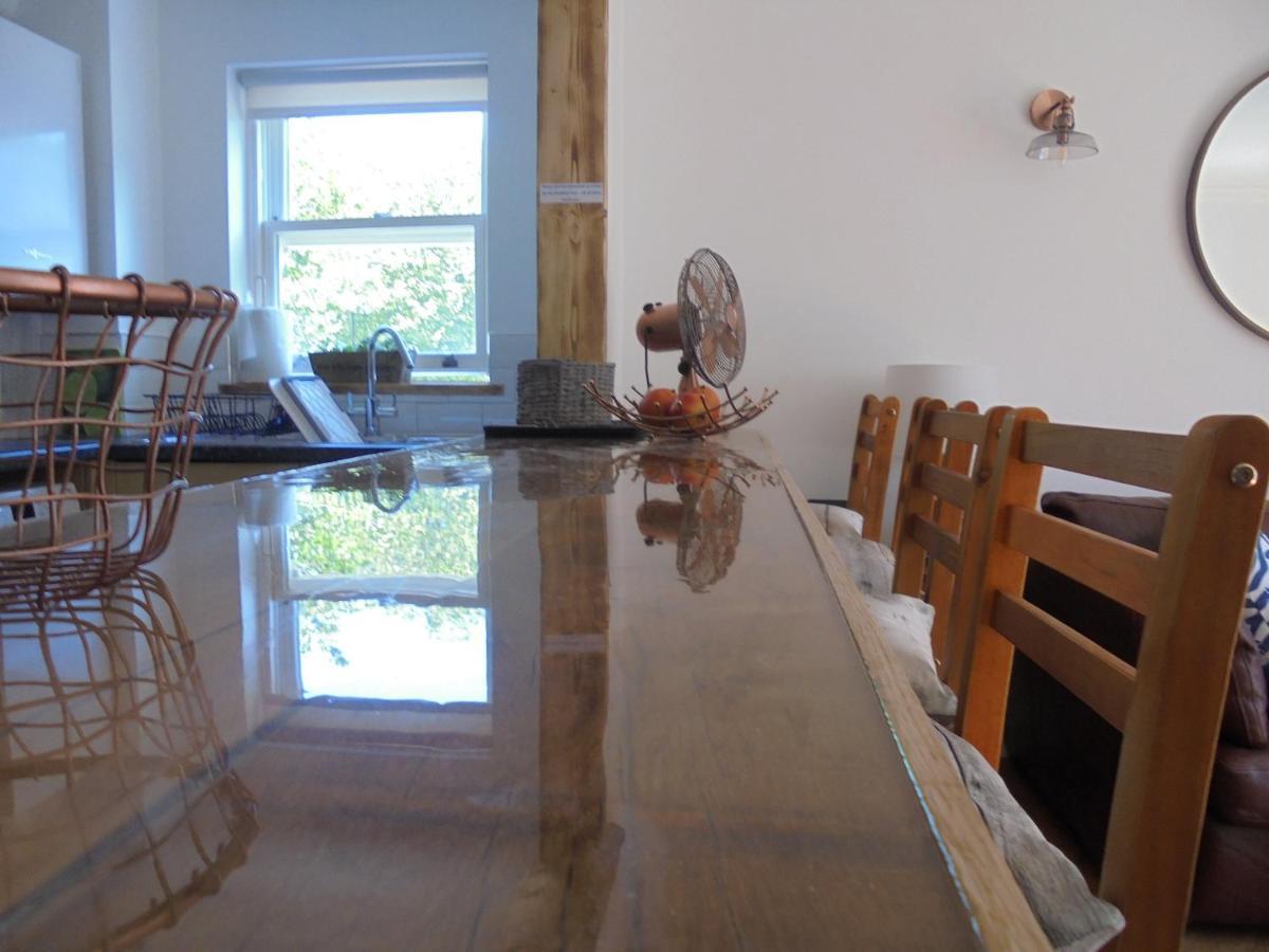 The Beach House Holiday Apartments Істборн Екстер'єр фото
