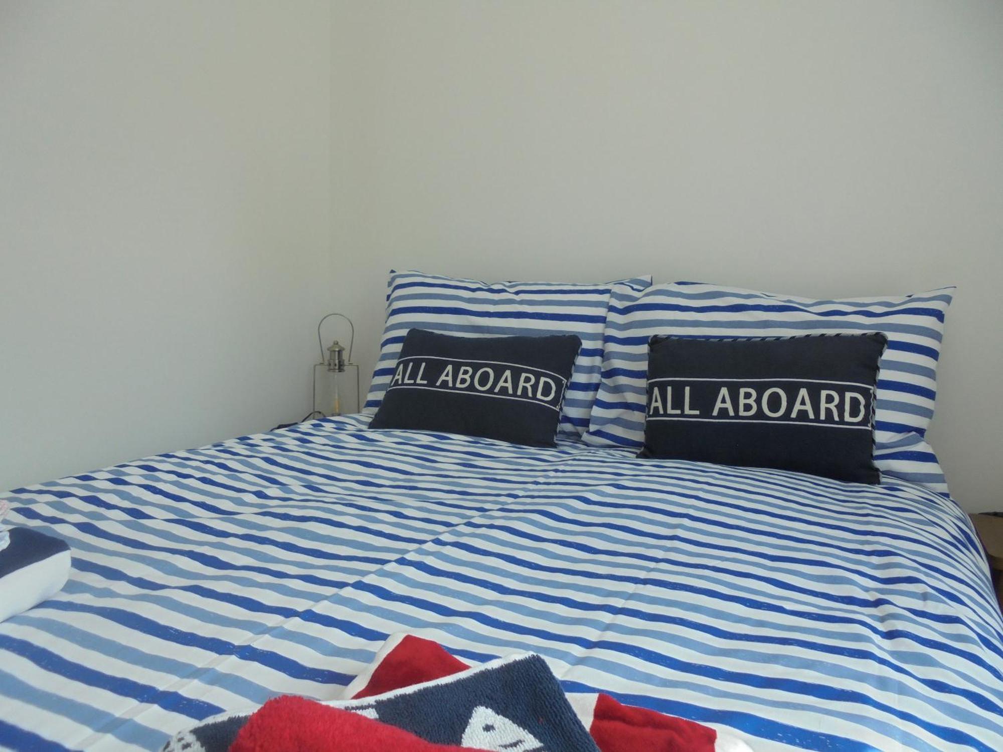 The Beach House Holiday Apartments Істборн Номер фото